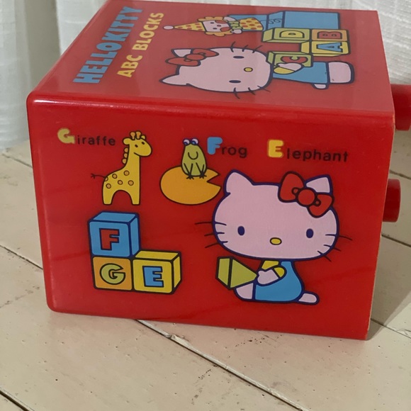 SOLD Vintage Hello Kitty Sanrio Jewelry Box 1980s - Picture 4 of 8